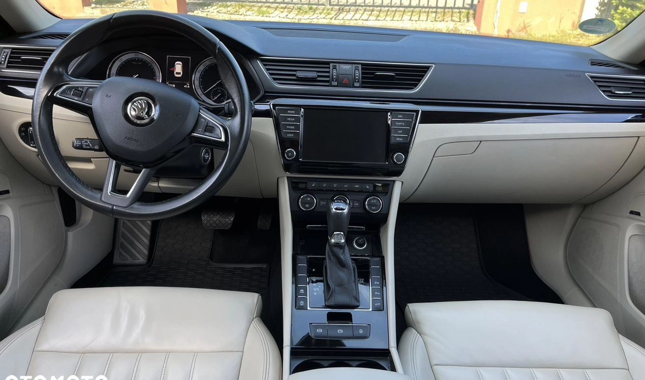 Skoda Superb cena 72900 przebieg: 177000, rok produkcji 2017 z Częstochowa małe 562